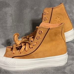 Converse Chuck Taylor All Star Lift Platform Sneaker in Tiger Moth, Sz 5.5